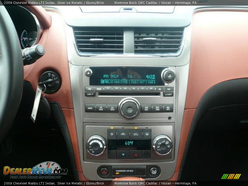 2009 Chevrolet Malibu LTZ Sedan Silver Ice Metallic / Ebony/Brick Photo #11