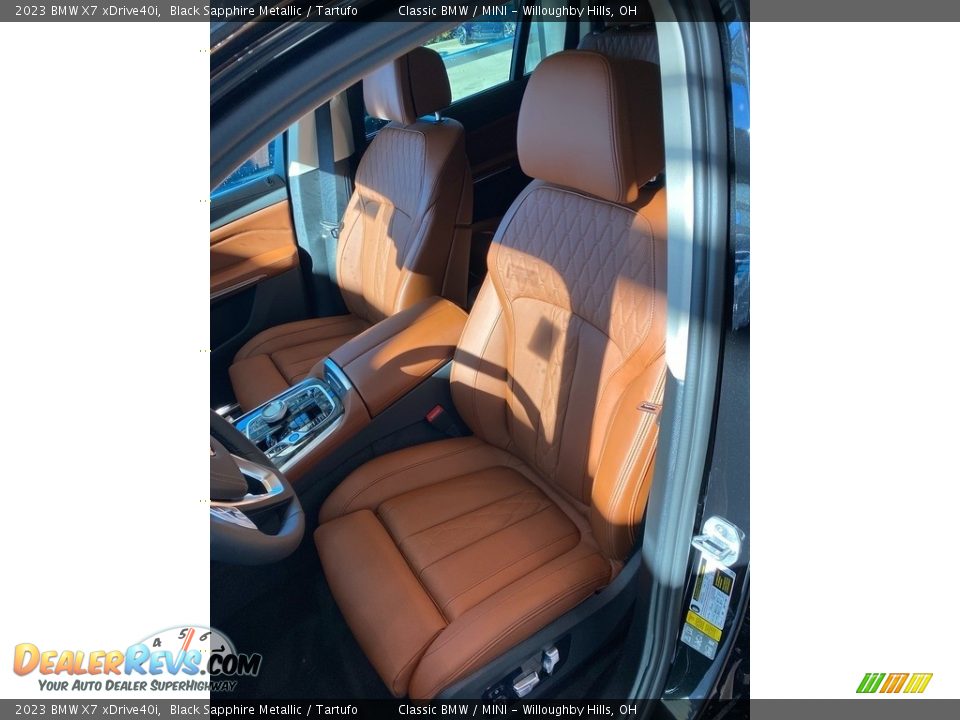 Front Seat of 2023 BMW X7 xDrive40i Photo #4