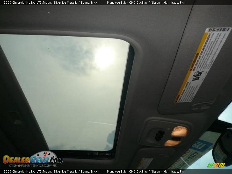 2009 Chevrolet Malibu LTZ Sedan Silver Ice Metallic / Ebony/Brick Photo #15