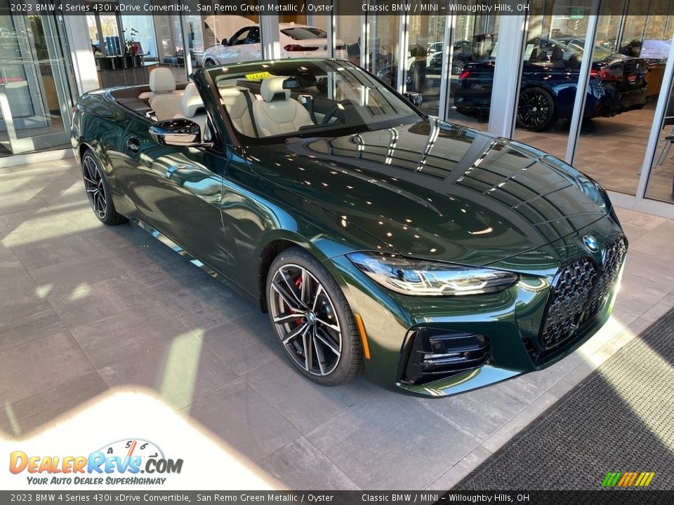 Front 3/4 View of 2023 BMW 4 Series 430i xDrive Convertible Photo #1
