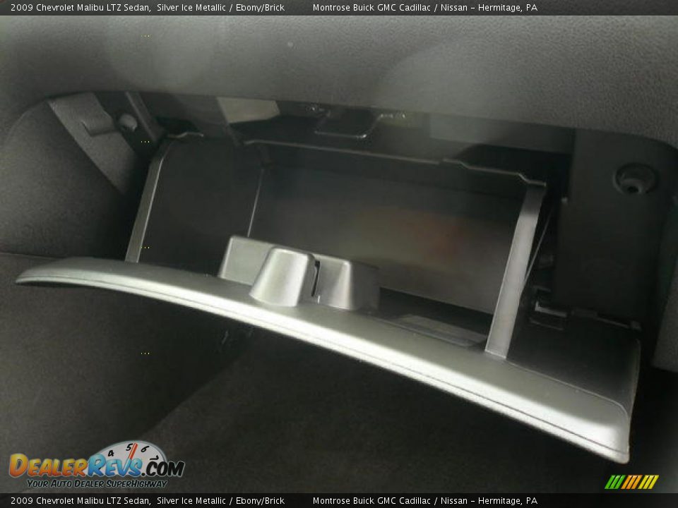 2009 Chevrolet Malibu LTZ Sedan Silver Ice Metallic / Ebony/Brick Photo #17