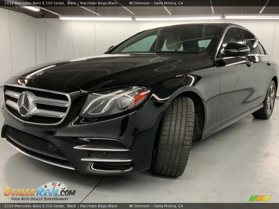 2019 Mercedes-Benz E 300 Sedan Black / Macchiato Beige/Black Photo #14