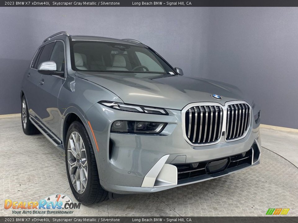 Front 3/4 View of 2023 BMW X7 xDrive40i Photo #26