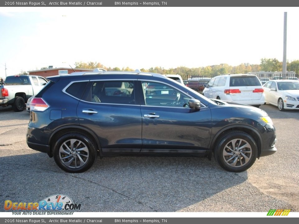 2016 Nissan Rogue SL Arctic Blue Metallic / Charcoal Photo #6