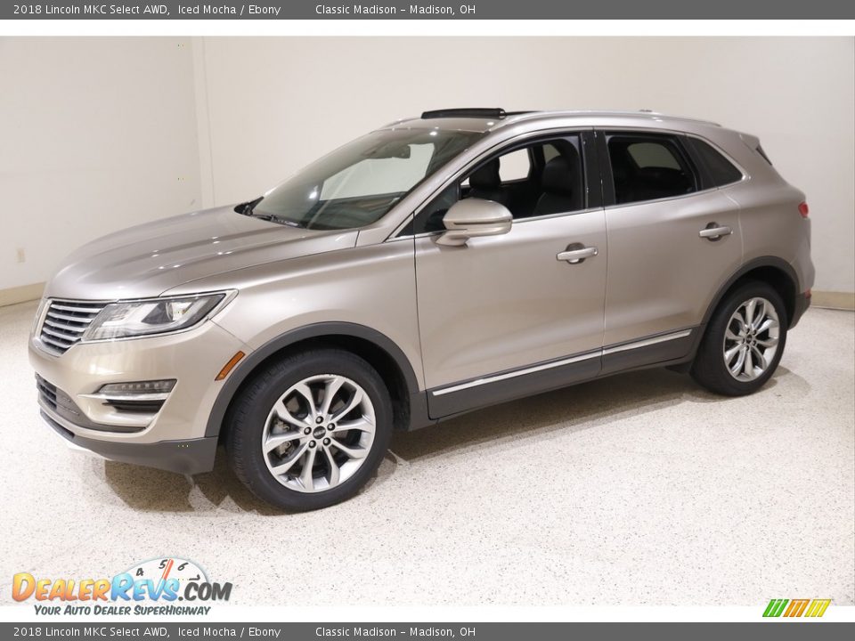 Front 3/4 View of 2018 Lincoln MKC Select AWD Photo #3