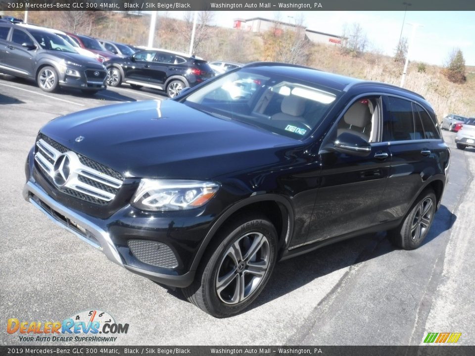 2019 Mercedes-Benz GLC 300 4Matic Black / Silk Beige/Black Photo #6