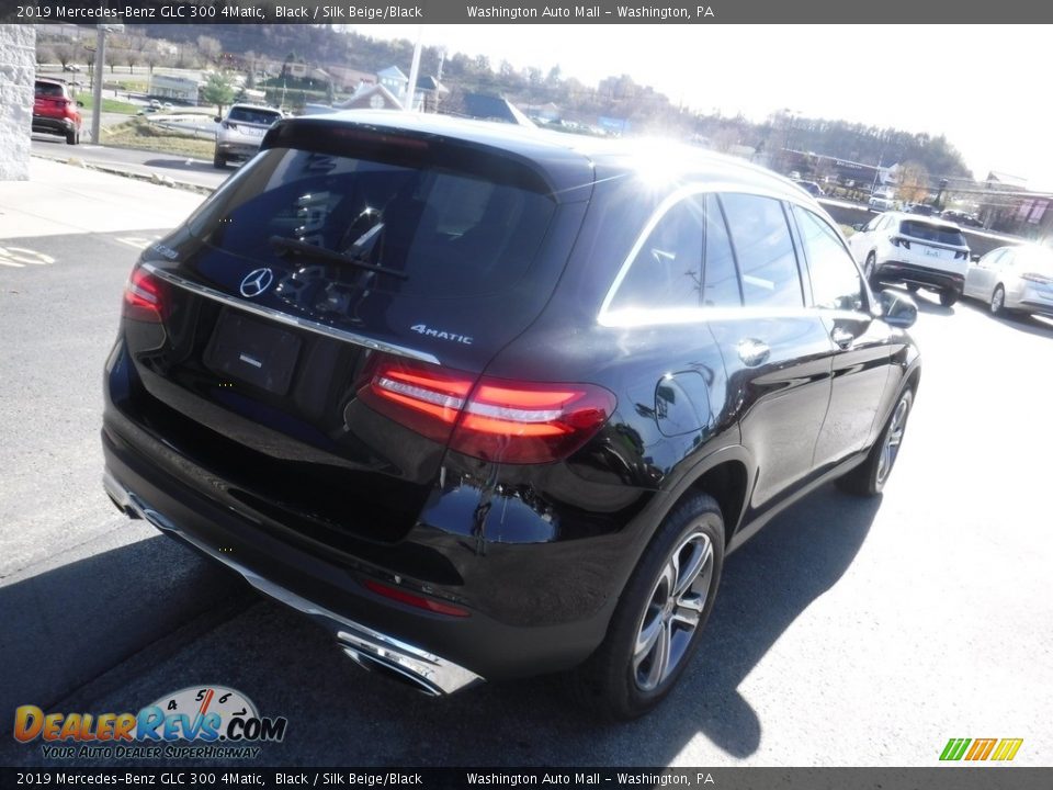 2019 Mercedes-Benz GLC 300 4Matic Black / Silk Beige/Black Photo #11