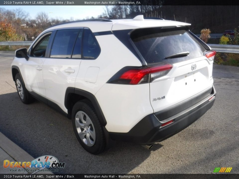 2019 Toyota RAV4 LE AWD Super White / Black Photo #14