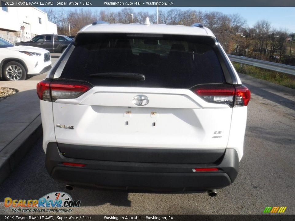 2019 Toyota RAV4 LE AWD Super White / Black Photo #16