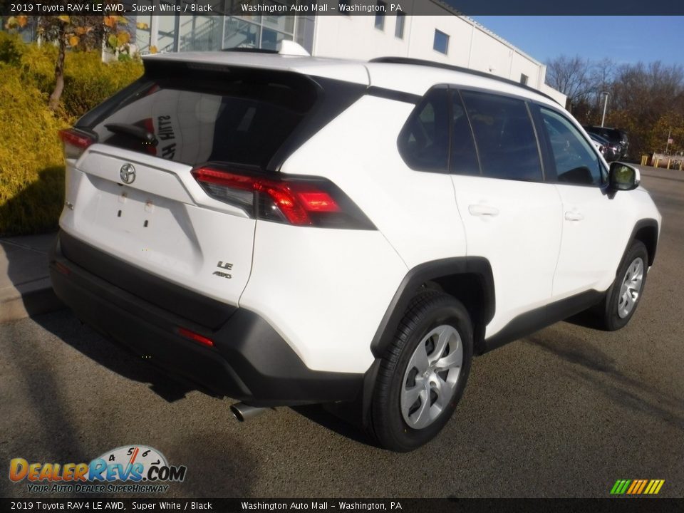 2019 Toyota RAV4 LE AWD Super White / Black Photo #17