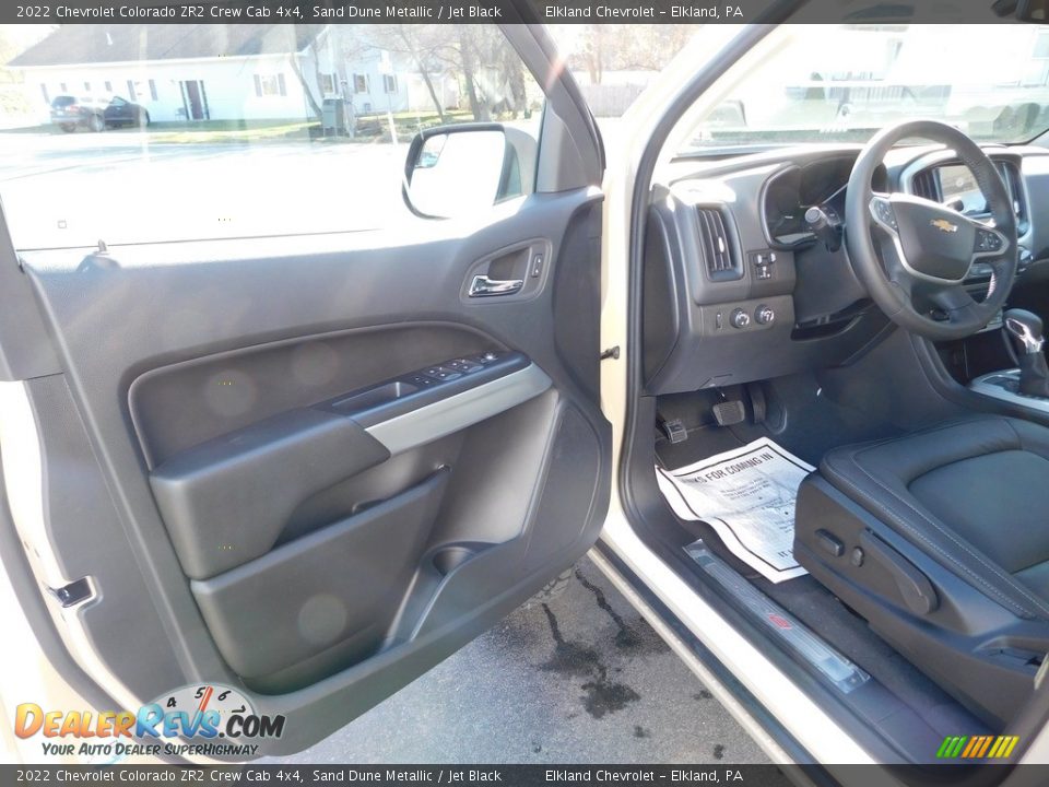 Front Seat of 2022 Chevrolet Colorado ZR2 Crew Cab 4x4 Photo #17