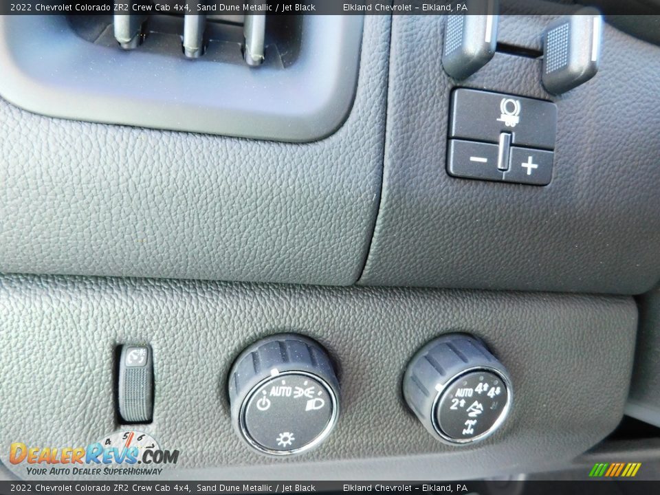 Controls of 2022 Chevrolet Colorado ZR2 Crew Cab 4x4 Photo #26