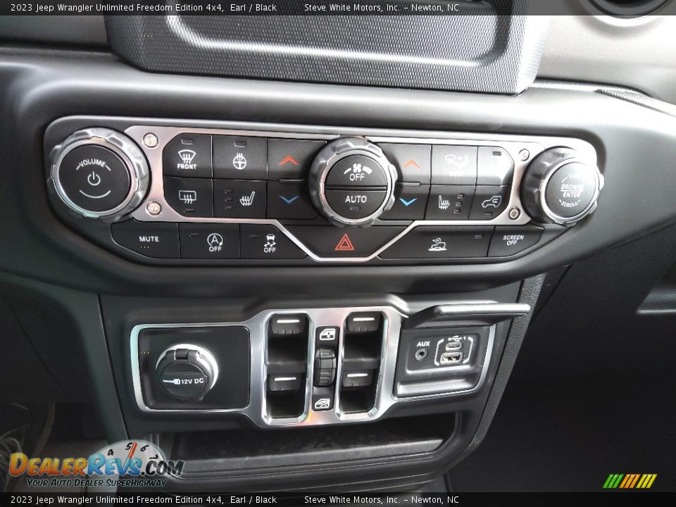 Controls of 2023 Jeep Wrangler Unlimited Freedom Edition 4x4 Photo #27