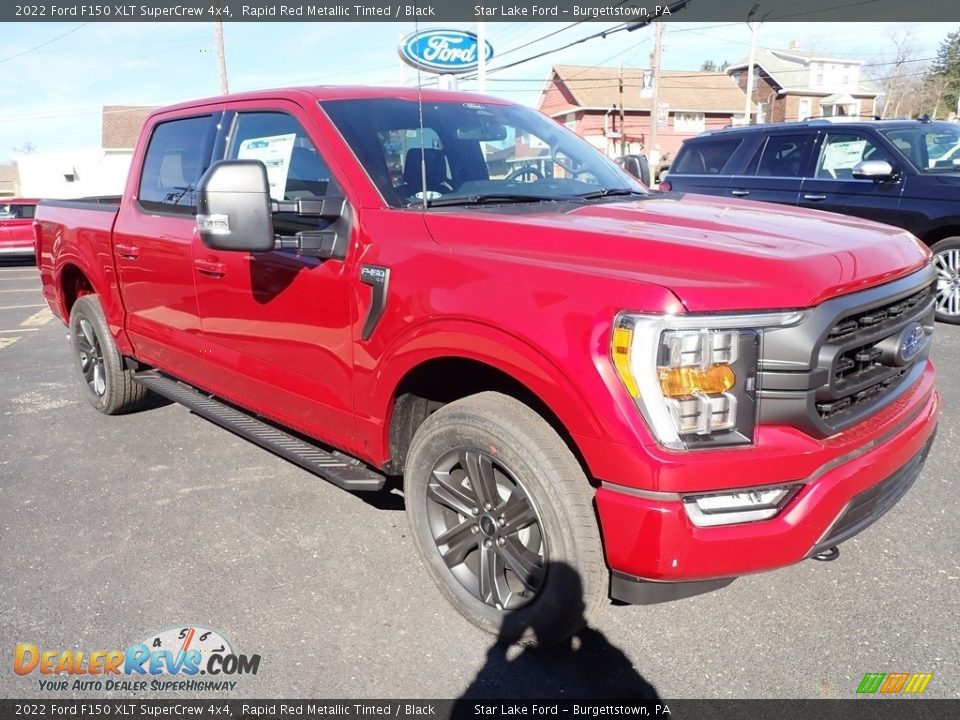 Front 3/4 View of 2022 Ford F150 XLT SuperCrew 4x4 Photo #7