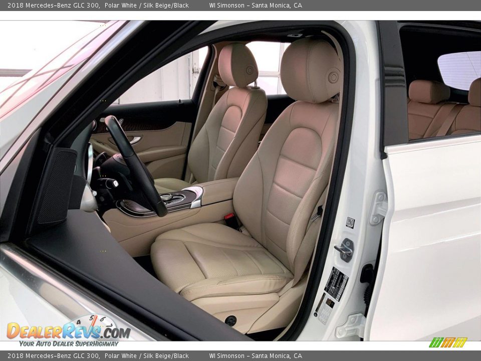 2018 Mercedes-Benz GLC 300 Polar White / Silk Beige/Black Photo #18