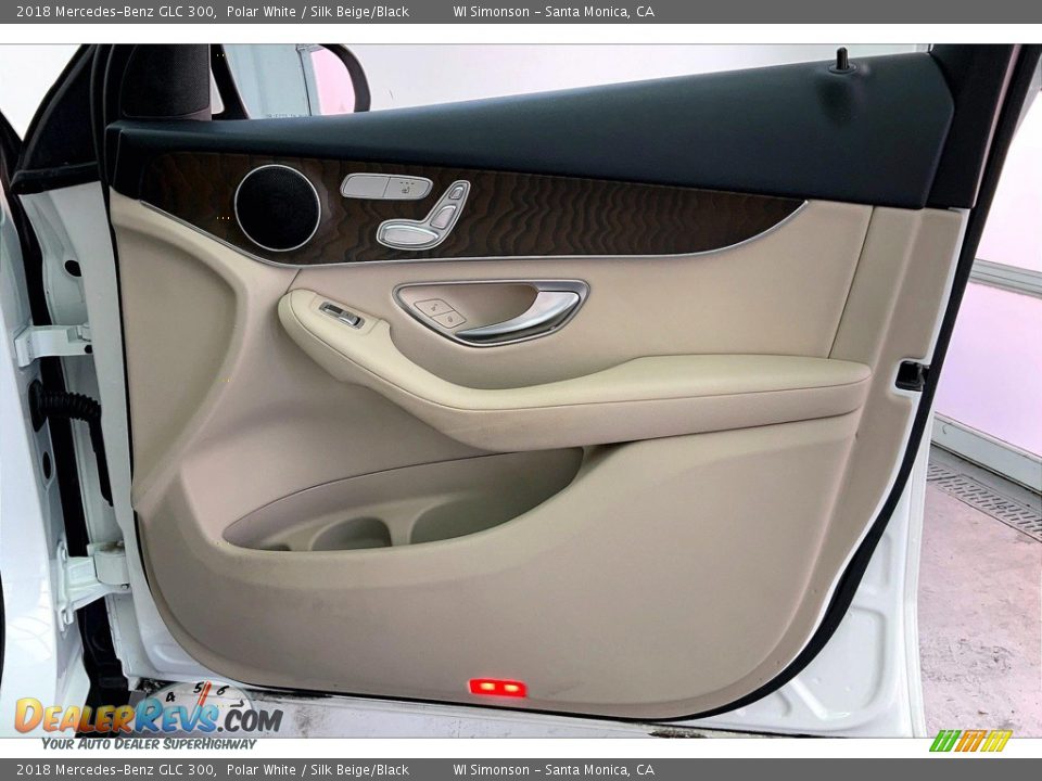 2018 Mercedes-Benz GLC 300 Polar White / Silk Beige/Black Photo #27