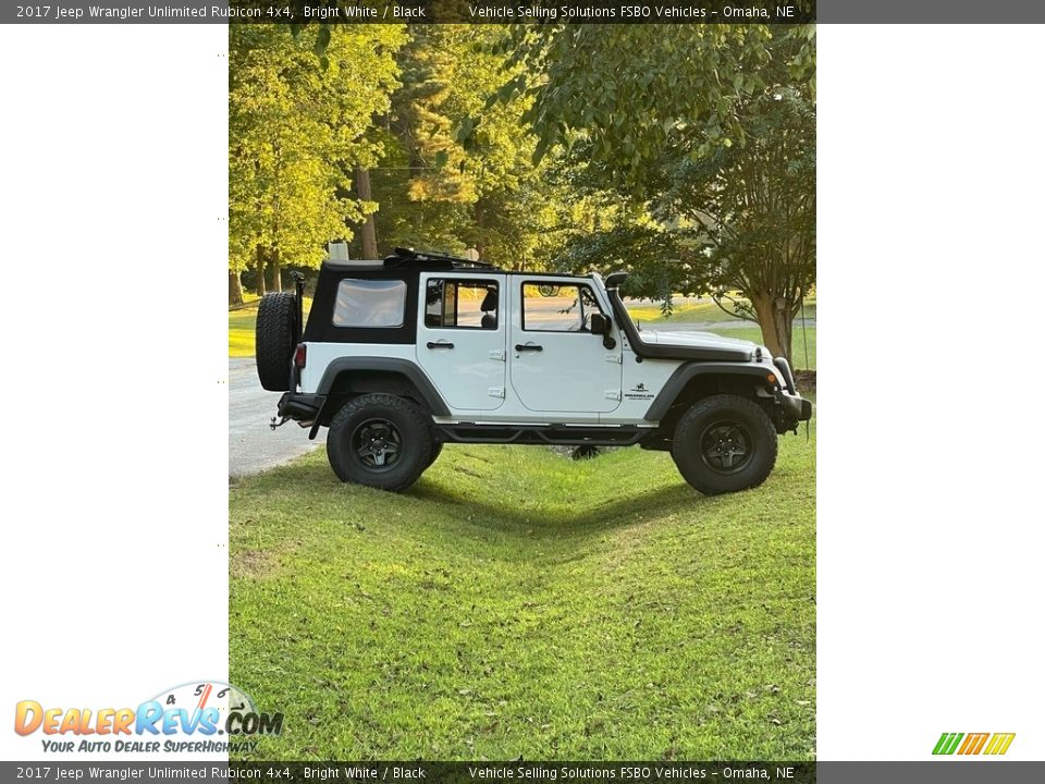 2017 Jeep Wrangler Unlimited Rubicon 4x4 Bright White / Black Photo #3