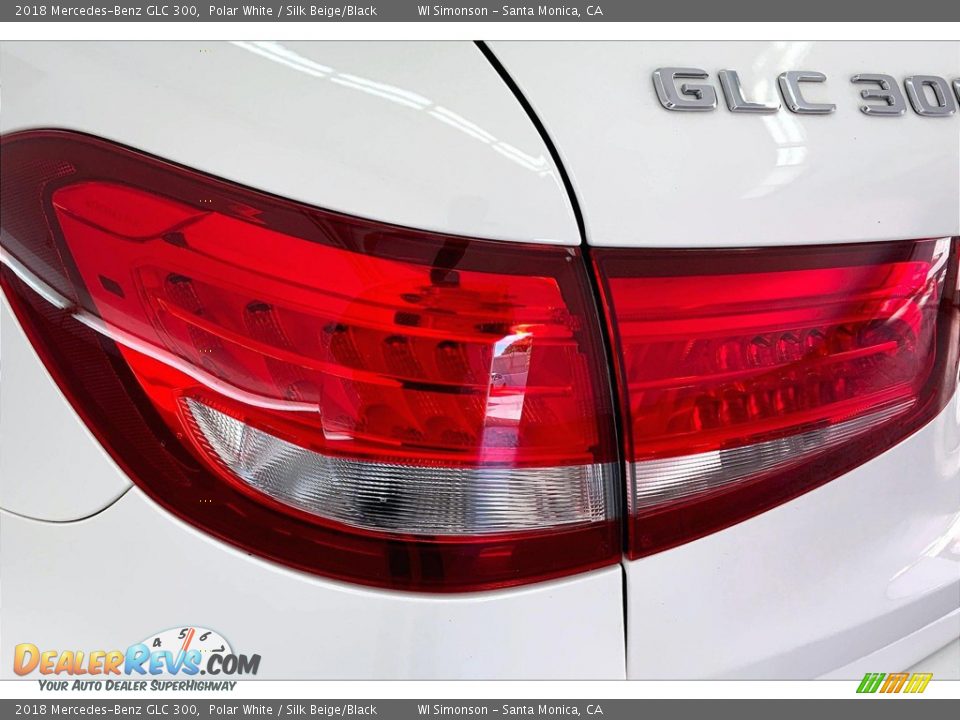 2018 Mercedes-Benz GLC 300 Polar White / Silk Beige/Black Photo #29