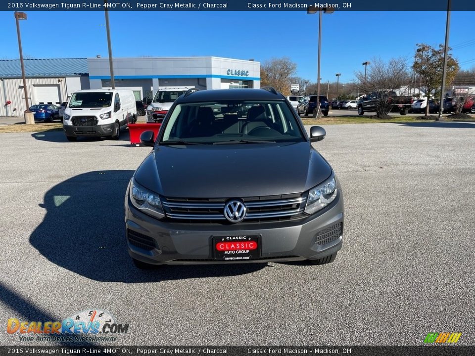 2016 Volkswagen Tiguan R-Line 4MOTION Pepper Gray Metallic / Charcoal Photo #2