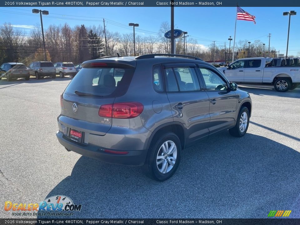 2016 Volkswagen Tiguan R-Line 4MOTION Pepper Gray Metallic / Charcoal Photo #5