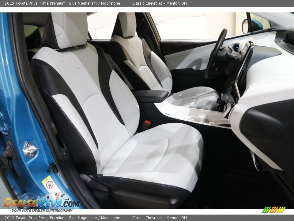 Front Seat of 2019 Toyota Prius Prime Premium Photo #17