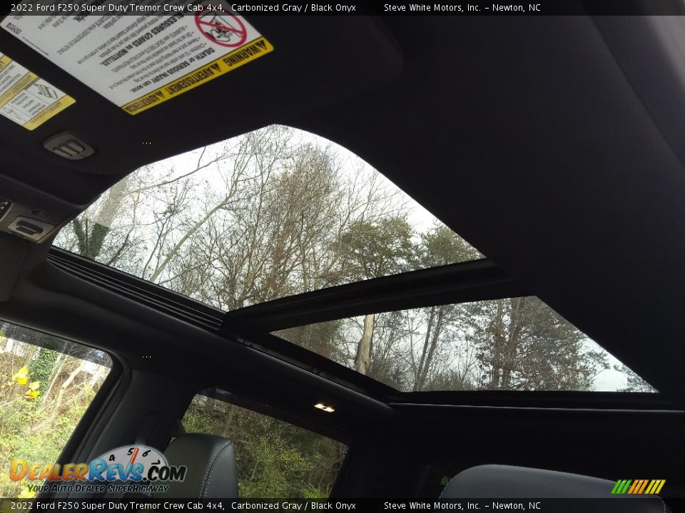 Sunroof of 2022 Ford F250 Super Duty Tremor Crew Cab 4x4 Photo #35