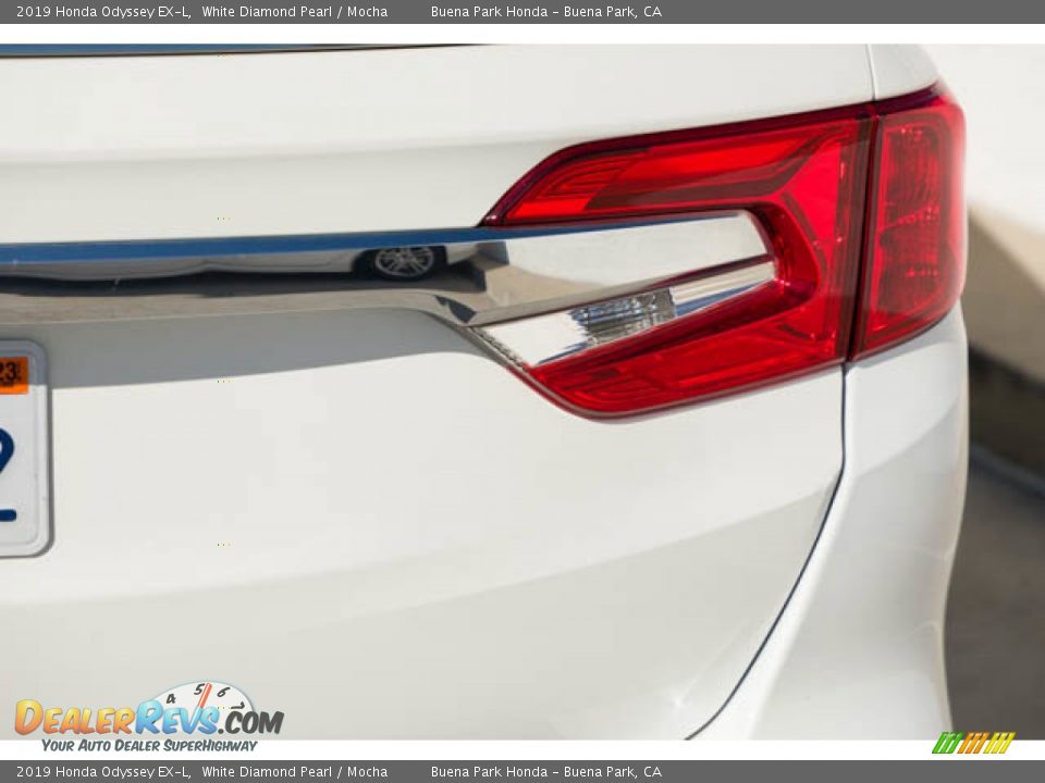 2019 Honda Odyssey EX-L White Diamond Pearl / Mocha Photo #11