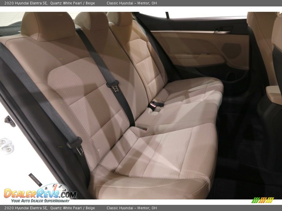 2020 Hyundai Elantra SE Quartz White Pearl / Beige Photo #16