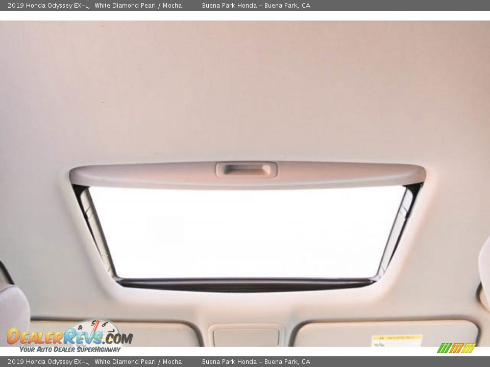 2019 Honda Odyssey EX-L White Diamond Pearl / Mocha Photo #21