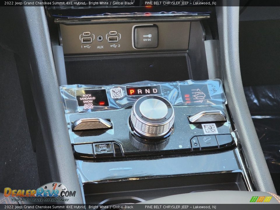 2022 Jeep Grand Cherokee Summit 4XE Hybrid Shifter Photo #10