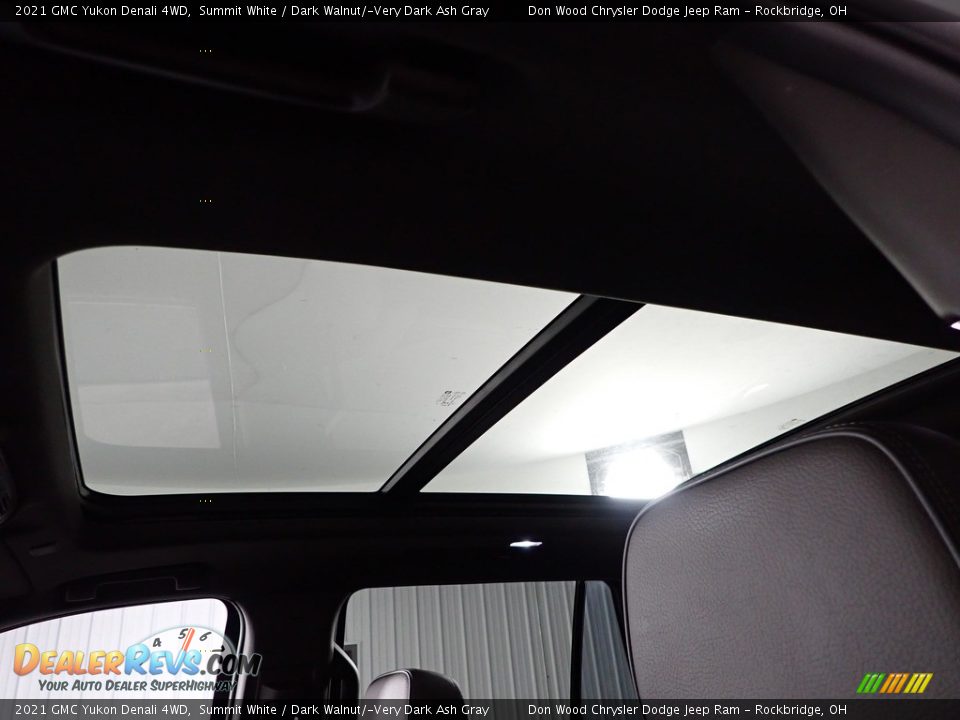 2021 GMC Yukon Denali 4WD Summit White / Dark Walnut/­Very Dark Ash Gray Photo #6