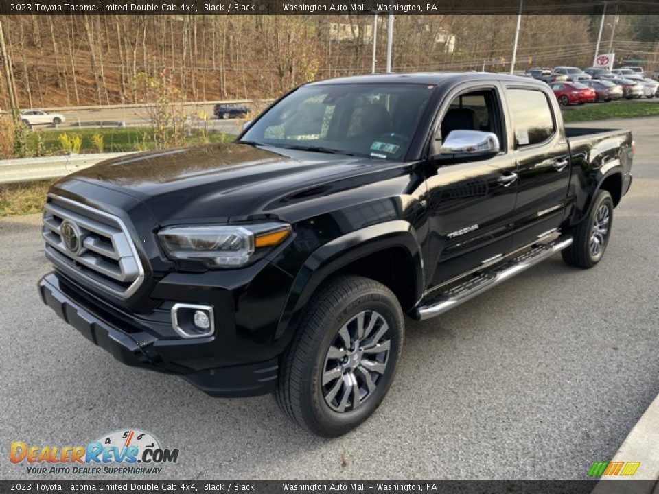 Front 3/4 View of 2023 Toyota Tacoma Limited Double Cab 4x4 Photo #7