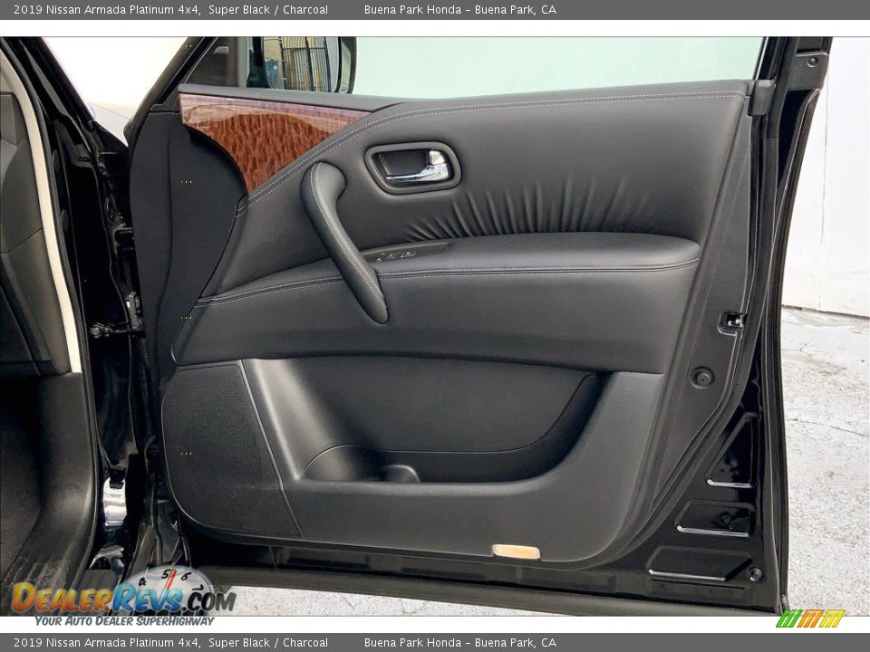 Door Panel of 2019 Nissan Armada Platinum 4x4 Photo #24