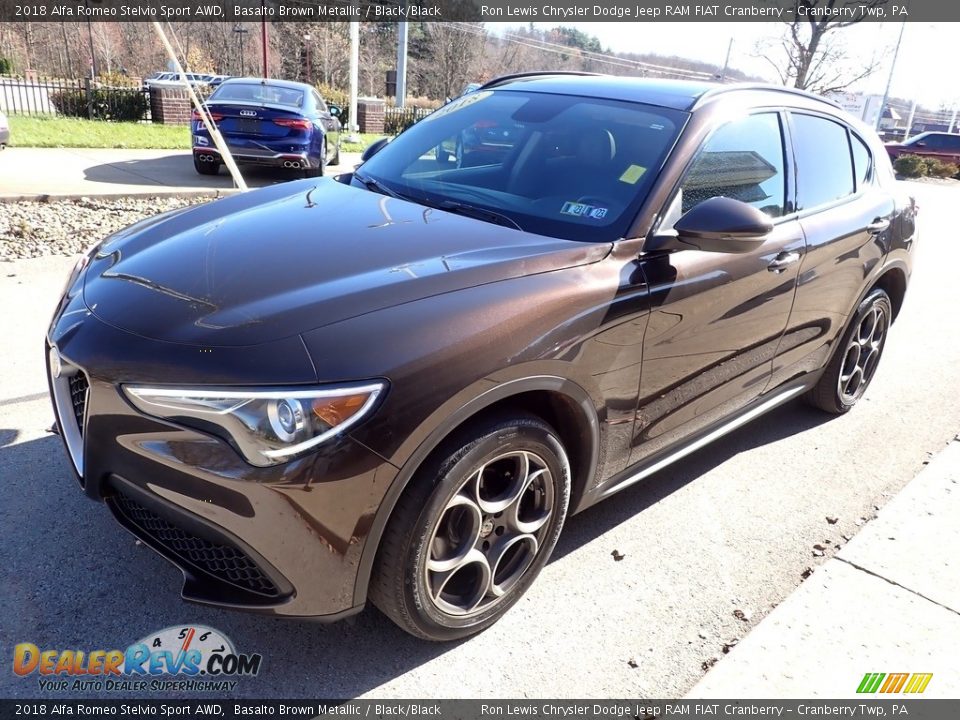 Front 3/4 View of 2018 Alfa Romeo Stelvio Sport AWD Photo #4