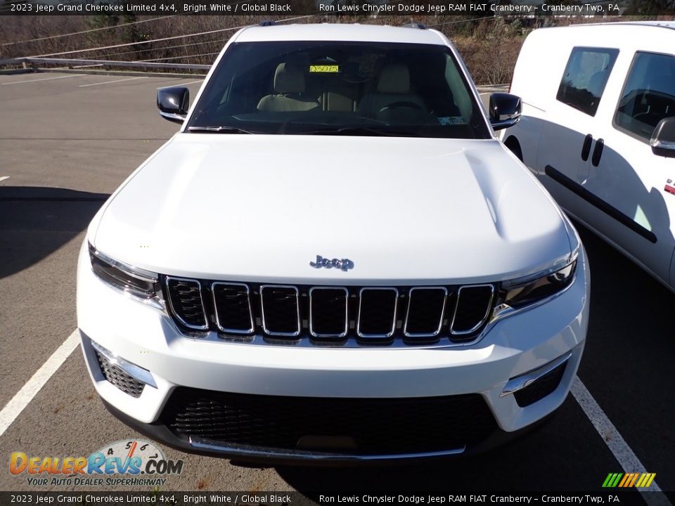 2023 Jeep Grand Cherokee Limited 4x4 Bright White / Global Black Photo #2