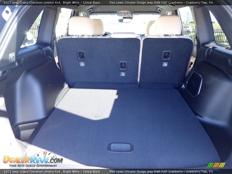 2023 Jeep Grand Cherokee Limited 4x4 Bright White / Global Black Photo #11
