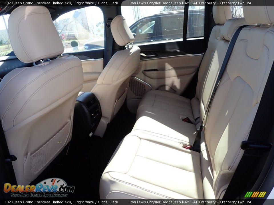2023 Jeep Grand Cherokee Limited 4x4 Bright White / Global Black Photo #12