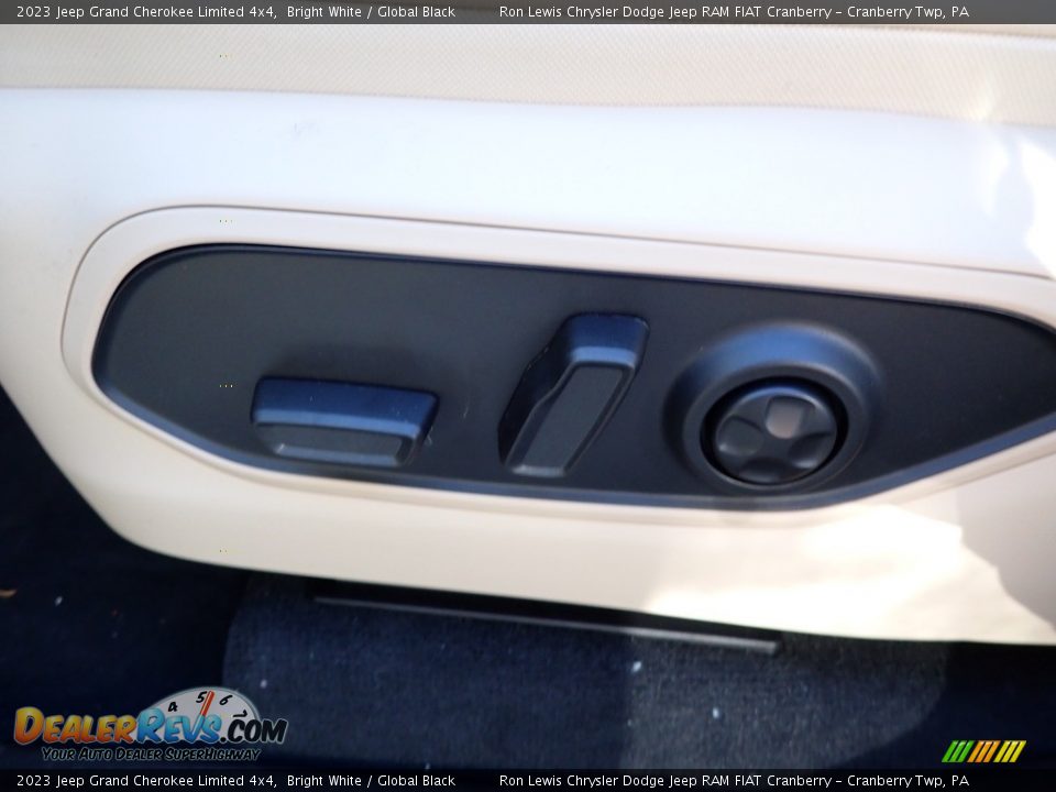 2023 Jeep Grand Cherokee Limited 4x4 Bright White / Global Black Photo #15