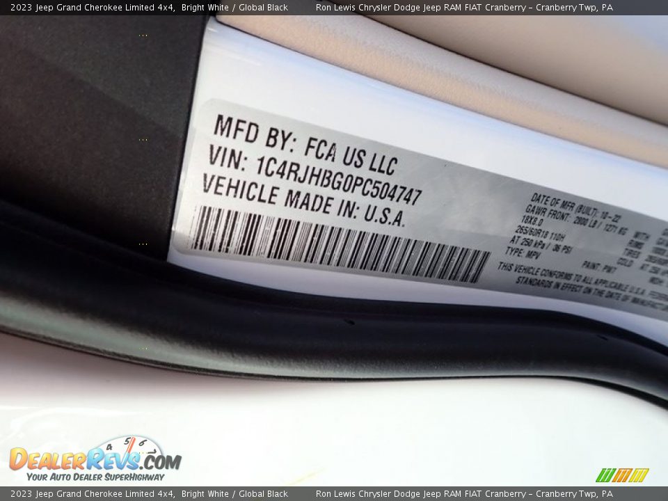 2023 Jeep Grand Cherokee Limited 4x4 Bright White / Global Black Photo #26