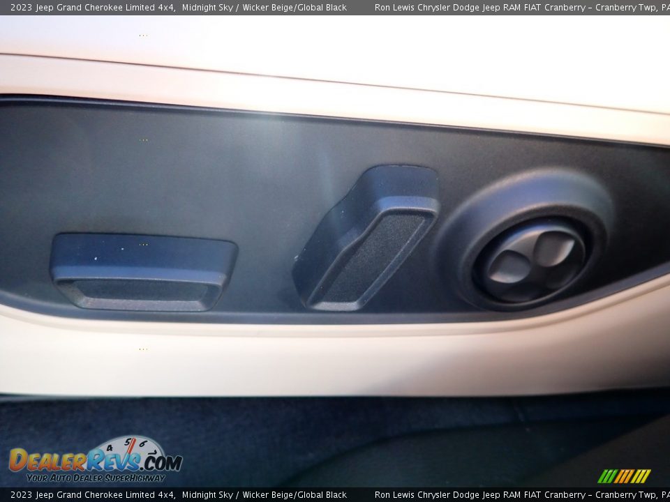 2023 Jeep Grand Cherokee Limited 4x4 Midnight Sky / Wicker Beige/Global Black Photo #13