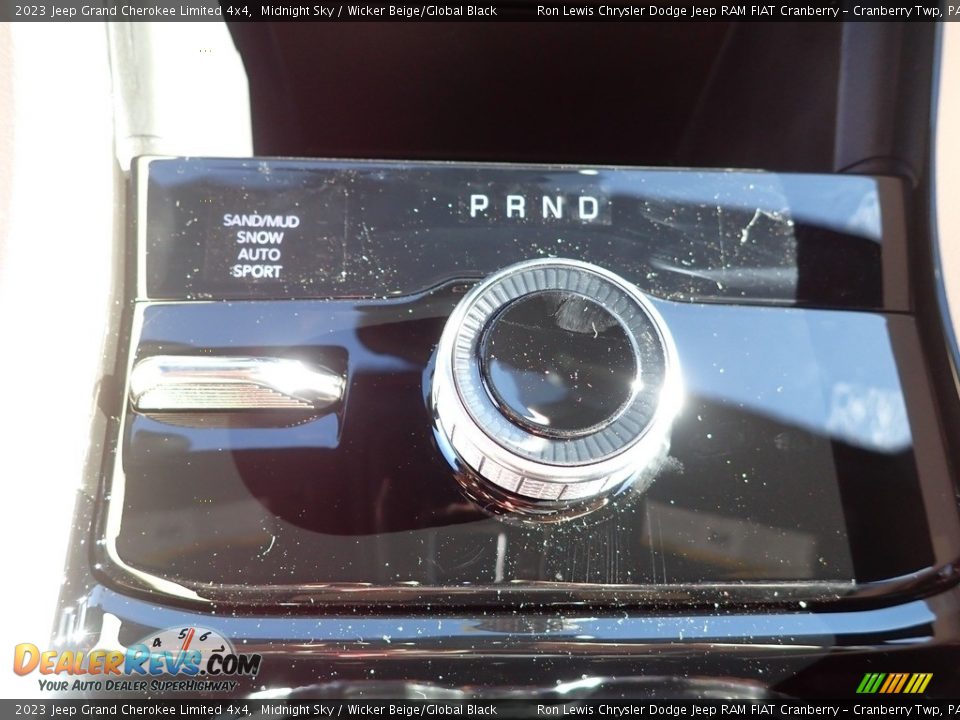 2023 Jeep Grand Cherokee Limited 4x4 Midnight Sky / Wicker Beige/Global Black Photo #17