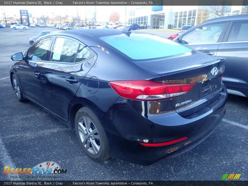 2017 Hyundai Elantra SE Black / Gray Photo #2