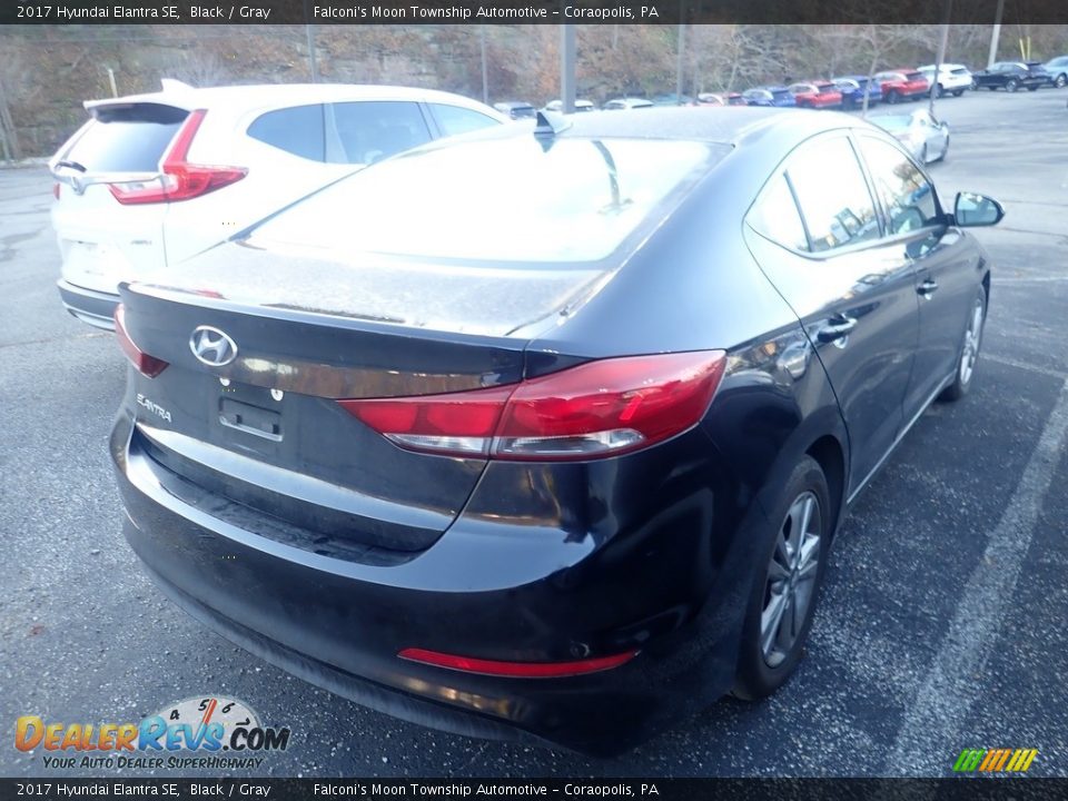 2017 Hyundai Elantra SE Black / Gray Photo #4