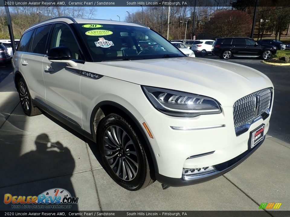 Front 3/4 View of 2020 Lincoln Aviator Reserve AWD Photo #8