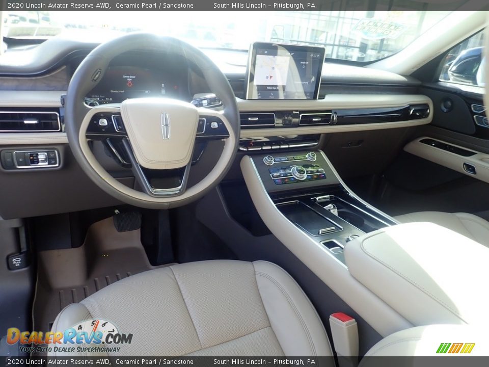 Front Seat of 2020 Lincoln Aviator Reserve AWD Photo #17