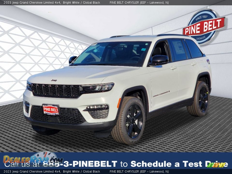 2023 Jeep Grand Cherokee Limited 4x4 Bright White / Global Black Photo #1