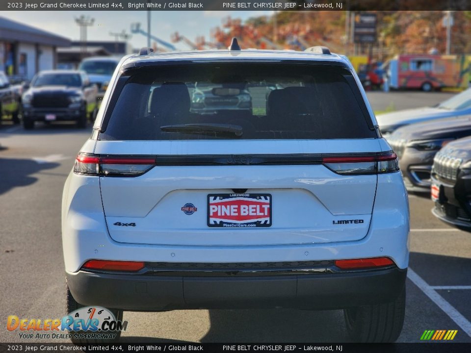 2023 Jeep Grand Cherokee Limited 4x4 Bright White / Global Black Photo #5