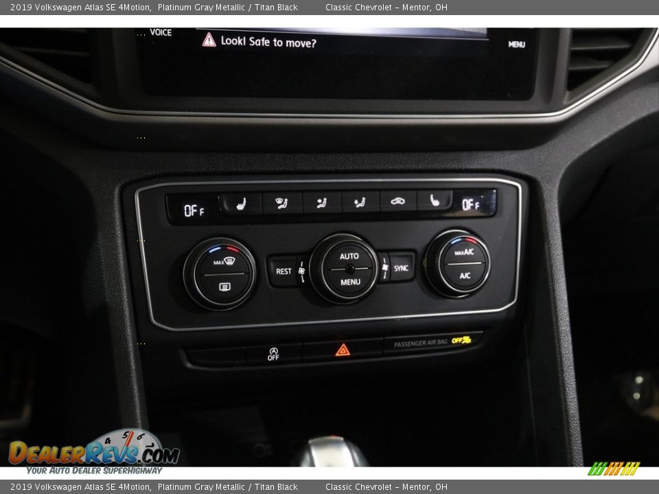 Controls of 2019 Volkswagen Atlas SE 4Motion Photo #13