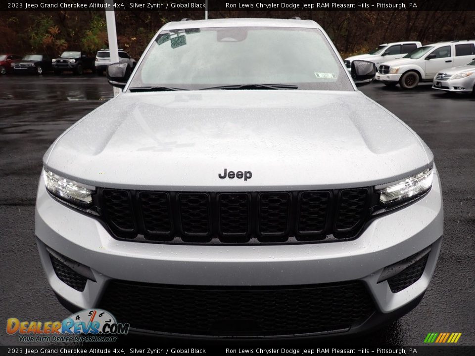 2023 Jeep Grand Cherokee Altitude 4x4 Silver Zynith / Global Black Photo #9