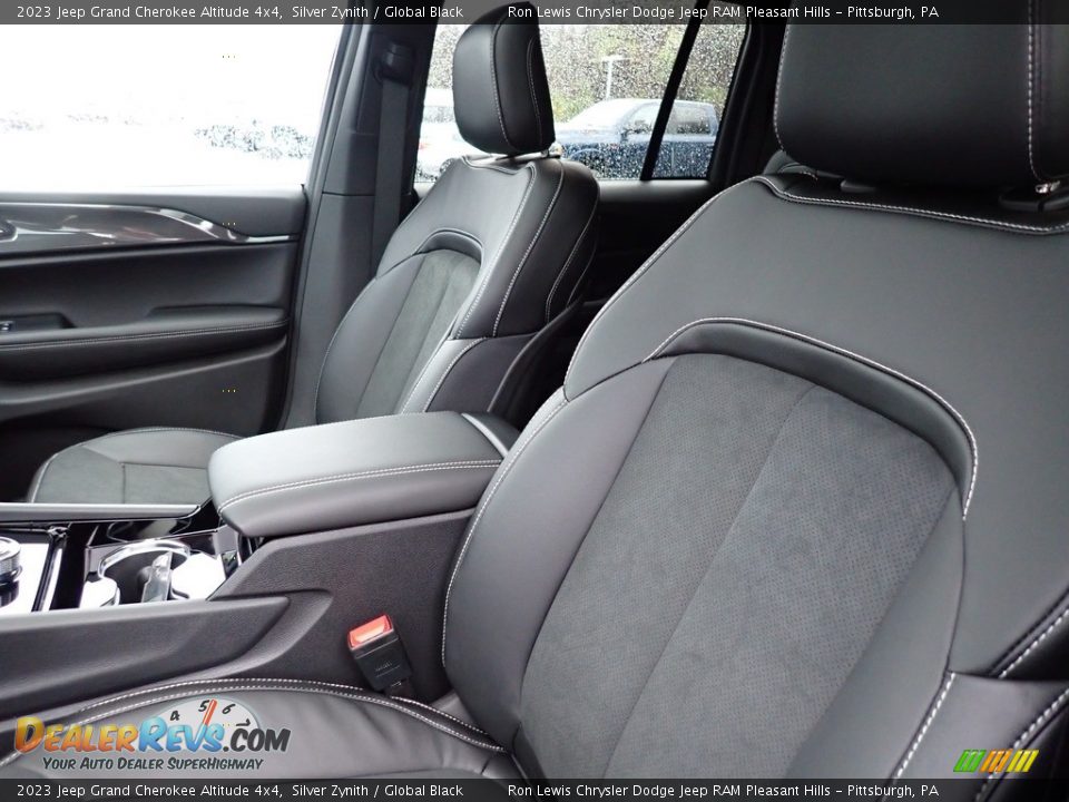 2023 Jeep Grand Cherokee Altitude 4x4 Silver Zynith / Global Black Photo #11